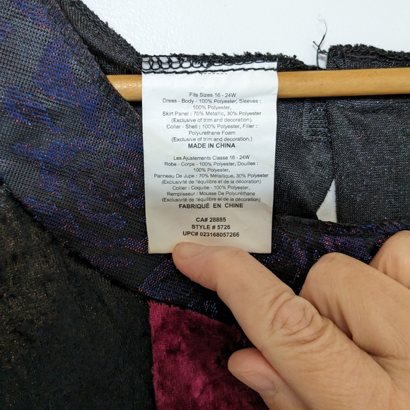 Women's Plus Size Halloween Costume - Picture 4 of 7